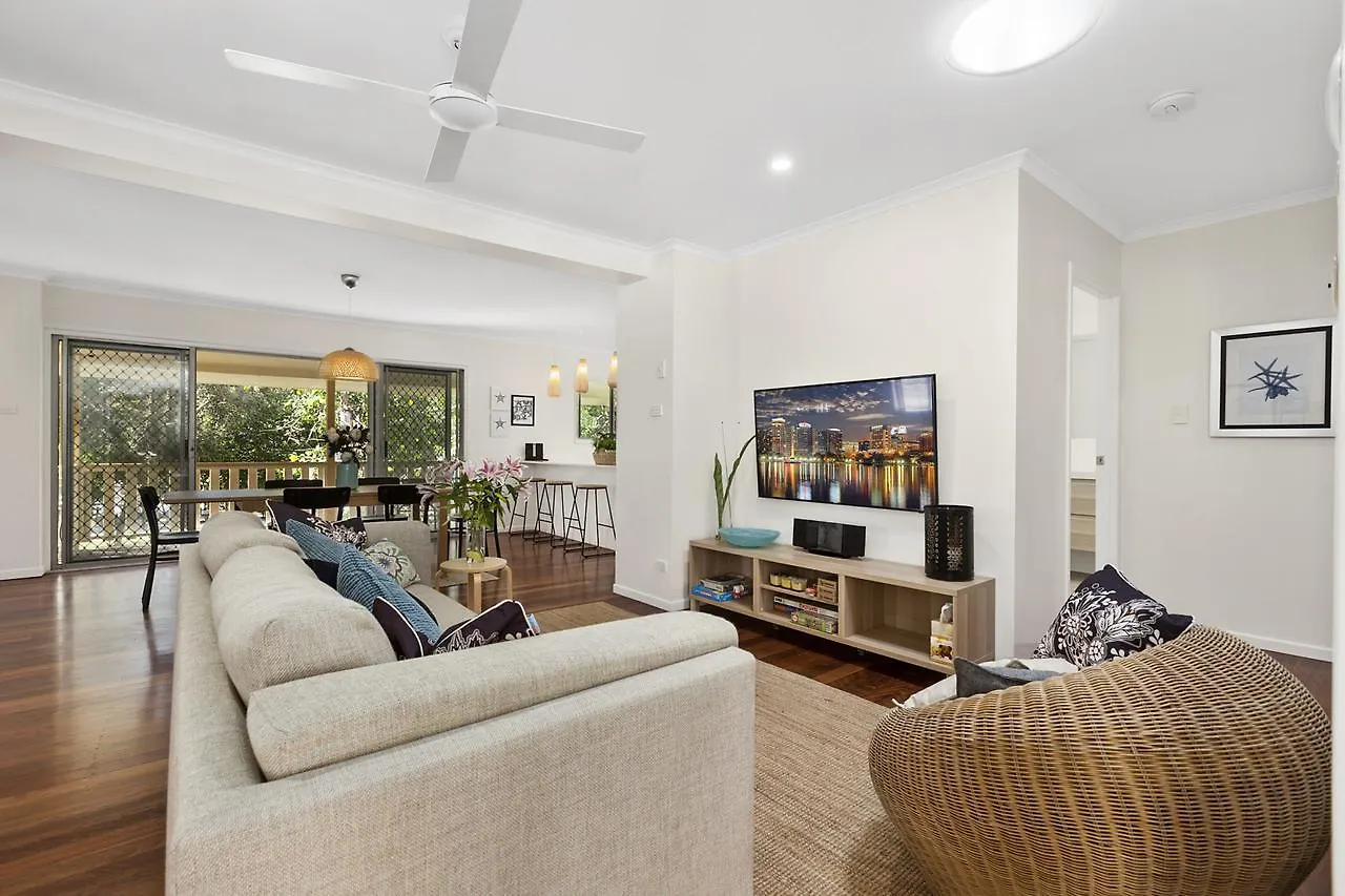 Westaway House Lake Front Villa Currimundi Holiday home