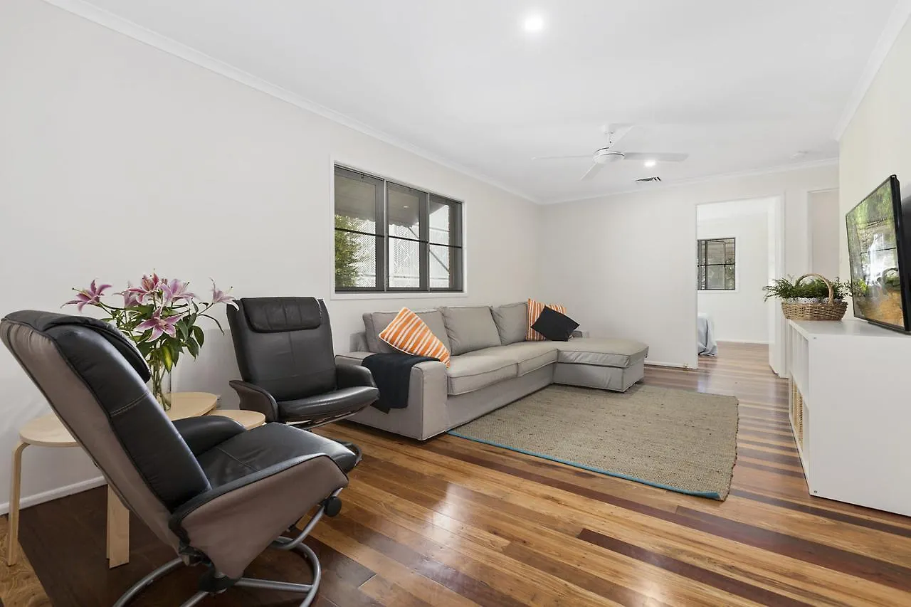 Westaway House Lake Front Villa Currimundi Holiday home