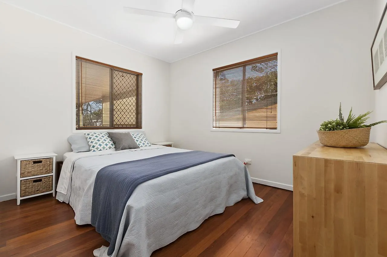Holiday home Westaway House Lake Front Villa Currimundi Australia